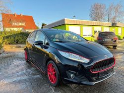 Schwarz Gebraucht 2016 Ford Fiesta Titanium Limousine | 6.290 € (Fairer Preis)