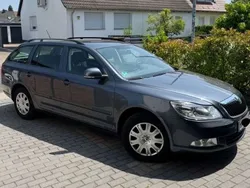 Grau Gebraucht 2011 Skoda Octavia Ambiente Kombi | 4.500 € (Guter Preis)