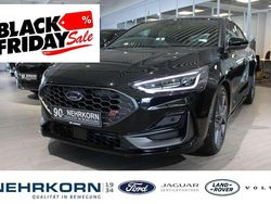 Schwarz (agate black metallic) Neu 2025 Ford Focus ST Limousine | 43.202 € (Etwas zu teuer)
