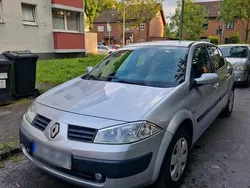 Silber Gebraucht 2005 Renault Mégane II Limousine | 2.200 € (Fairer Preis)