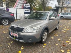 Beige Gebraucht 2010 Skoda Octavia Scout 4x4 Kombi | 3.299 € (Superpreis)