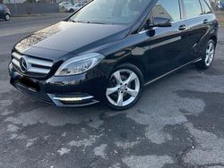 Schwarz Gebraucht 2012 Mercedes B200 Van / Kleinbus | 10.099 € (Guter Preis)