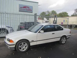 Weiß Gebraucht 1995 BMW 316 Coupé | 2.199 €