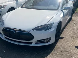 Weiß Gebraucht 2016 Tesla Model S Limousine | 11.000 € (Guter Preis)