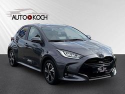 Grau Gebraucht 2024 Toyota Yaris Hybrid Team Limousine | 23.759 € (Fairer Preis)