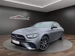 Grau Gebraucht 2020 Mercedes E300 AMG line Limousine | 38.990 € (Teuer)