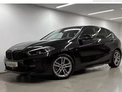 Saphirschwarz metallic Gebraucht 2023 BMW 118 Shadowline Kleinwagen | 33.850 €