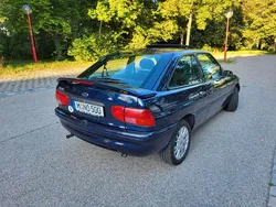 Blau Gebraucht 1997 Ford Escort Limousine | 3.600 € (Teuer)