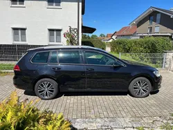 Schwarz Gebraucht 2016 VW Golf VII Kombi | 10.000 € (Fairer Preis)