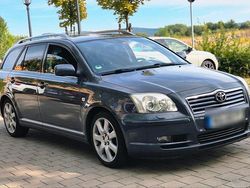 Grau Gebraucht 2004 Toyota Avensis T2 Kombi | 2.300 € (Fairer Preis)