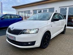 Candyweiss Gebraucht 2014 Skoda Rapid Kombi | 7.695 € (Fairer Preis)