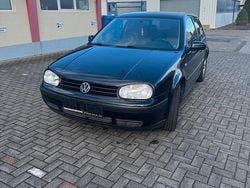 Schwarz Gebraucht 2000 VW Golf IV Limousine | 1.200 € (Guter Preis)