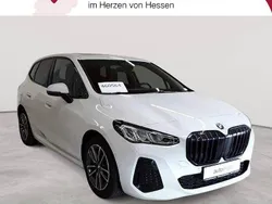 Alpinweiß Gebraucht 2022 BMW 218 Active Tourer M Sport Van / Kleinbus | 27.990 € (Fairer Preis)