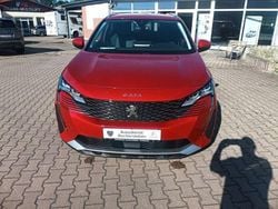 Lackierung ultimaterot (metallic) Gebraucht 2021 Peugeot 5008 Allure Van / Kleinbus | 29.490 € (Fairer Preis)