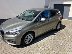 Grau Gebraucht 2015 BMW 218 Kombi | 8.900 € (Guter Preis)