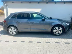 Grau Gebraucht 2018 Audi A3 Sportback Comfort Kleinwagen | 15.500 € (Guter Preis)