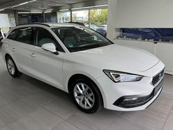 "candy" weiss Gebraucht 2022 Seat Leon Style Kombi | 16.490 € (Guter Preis)