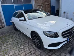Weiß Gebraucht 2020 Mercedes E300 AMG line Kombi | 23.000 €