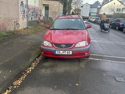 Rot Gebraucht 2000 Toyota Avensis Kombi | 1.650 €