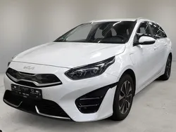 Weiß Gebraucht 2024 Kia Ceed Sportswagon Spirit Kombi | 23.995 € (Guter Preis)