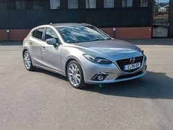 Silber Gebraucht 2016 Mazda 3 Sports-Line Limousine | 7.500 € (Guter Preis)