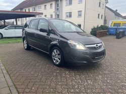 Grau Gebraucht 2013 Opel Zafira Family Van / Kleinbus | 4.390 € (Superpreis)