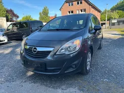 Grau Gebraucht 2011 Opel Meriva Design Edition Van / Kleinbus | 4.750 € (Fairer Preis)