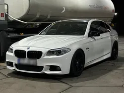 Weiß Gebraucht 2011 BMW 520 M Sport Limousine | 15.000 €