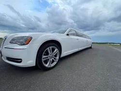 Weiß Gebraucht 2013 Chrysler 300C Limousine | 50.000 €
