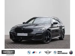 Sophistograu brillanteffekt Gebraucht 2022 BMW 530e M Sport Kombi | 29.870 € (Fairer Preis)