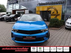 Blau Gebraucht 2023 Opel Astra Limousine | 28.890 € (Etwas zu teuer)