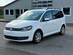 Weiß Gebraucht 2014 VW Touran Comfortline Van / Kleinbus | 3.495 €