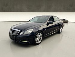 Blau Gebraucht 2010 Mercedes E300 Avantgarde Limousine | 8.999 € (Teuer)