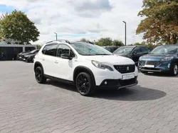 Weiß Gebraucht 2017 Peugeot 2008 Allure SUV | 9.700 € (Fairer Preis)