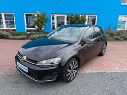 Schwarz Gebraucht 2016 VW Golf VII Highline Limousine | 17.480 € (Fairer Preis)