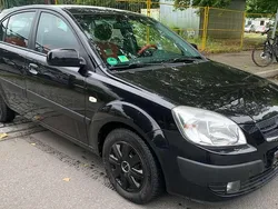 Midnightblack Gebraucht 2005 Kia Rio EX Kleinwagen | 2.390 € (Teuer)