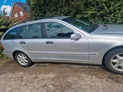 Silber Gebraucht 2002 Mercedes C180 Kombi | 1.159 €