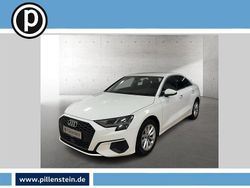 Weiß Gebraucht 2022 Audi A3 Ambiente Limousine | 23.411 € (Guter Preis)