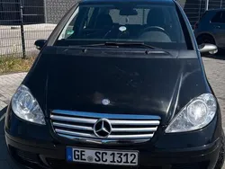 Schwarz Gebraucht 2004 Mercedes A200 Classic Kleinwagen | 1.800 €