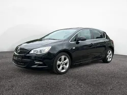 Schwarz Gebraucht 2011 Opel Astra Design Edition Limousine | 7.300 € (Etwas zu teuer)