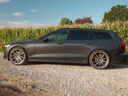 Gebraucht 2019 Volvo V60 R-Design Kombi | 31.000 €