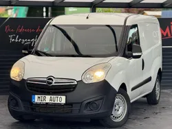 Weiß Gebraucht 2017 Opel Combo Van / Kleinbus | 8.900 €