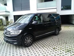 Schwarz Gebraucht 2016 VW T6 Highline Van | 32.900 € (Superpreis)