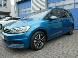 Blau Gebraucht 2021 VW Touran United Van / Kleinbus | 20.850 € (Guter Preis)