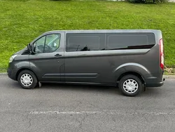 Grau Gebraucht 2017 Ford Transit Custom Van / Kleinbus | 13.800 € (Fairer Preis)