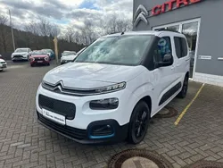 Weiß Gebraucht 2023 Citroën e-Berlingo Shine Van / Kleinbus | 28.900 € (Etwas zu teuer)