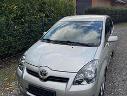 Grau Gebraucht 2008 Toyota Corolla Verso Van / Kleinbus | 3.599 € (Fairer Preis)