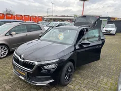 Schwarz Gebraucht 2020 Skoda Kamiq Ambition SUV | 17.399 € (Guter Preis)