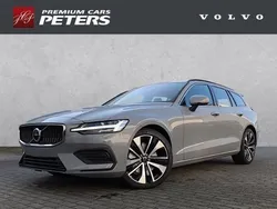 Grau Gebraucht 2024 Volvo V60 Core Kombi | 38.949 € (Fairer Preis)
