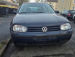 Blau Gebraucht 1998 VW Golf IV Kleinwagen | 5.300 €